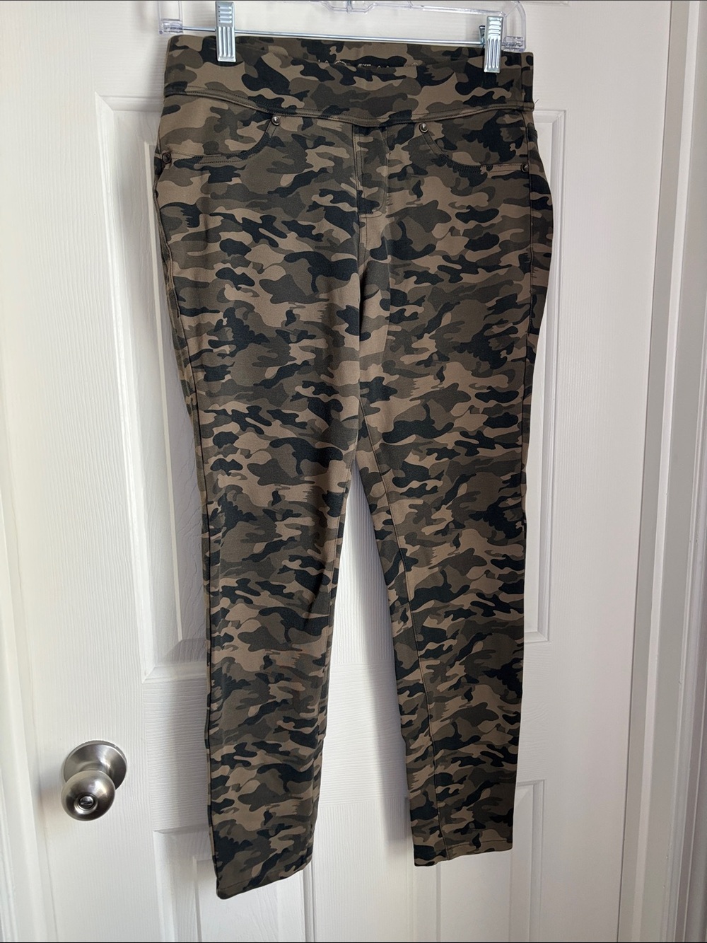 Jag Jeans Women's Camo Skinny Pants in Olive and Black